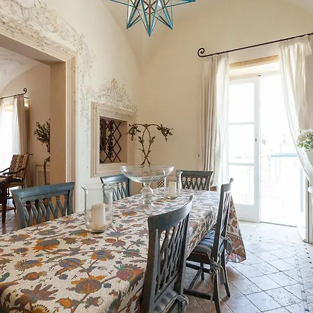 Apartment Casa Raiola By Caprirooms