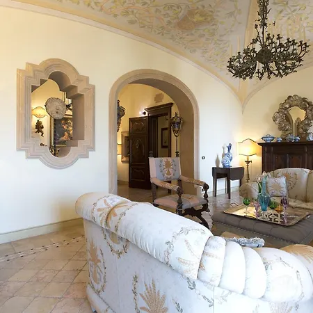 Apartment Casa Raiola By Caprirooms