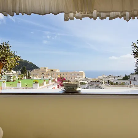 Apartment Casa Raiola By Caprirooms *